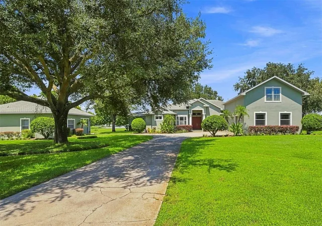 Photo 3 of Single family home for sale at 3410 Punkin Patch Ln, Dover, FL 33527 | MLS# TB8545360 | Listing updated on 2026-09-11