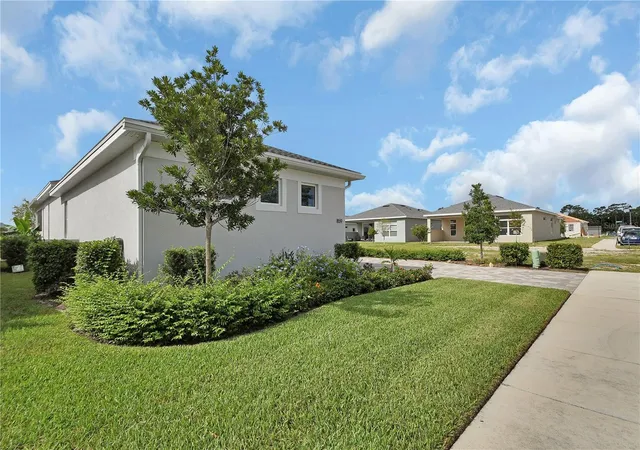 Photo 3 of Single family home for sale at 859 Liliana Dr, Deland, FL 32724 | MLS# V4951109 | Listing updated on 2026-10-08