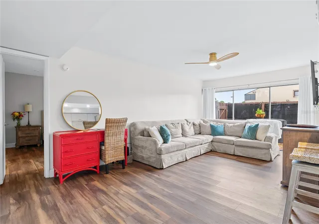Listing Photo 4 - Condo for sale in building located at 782 Vlg Lake Ter N, ST PETERSBURG, FL 33716 - Unit #103