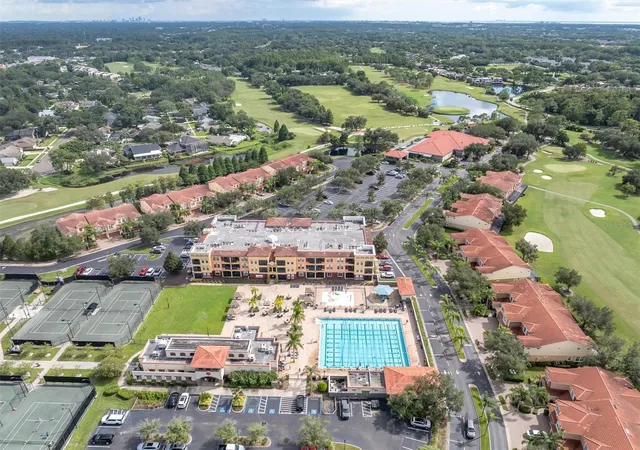 Listing Photo 4 - Condo for sale in building located at 13941 Clubhouse Dr, Tampa, FL 33618 - Unit #215