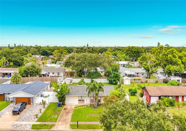 Photo 1 of Single family home for sale at 839 Southern Pine Ln, Sarasota, FL 34243 | MLS# TB8545454 | Listing updated on 2026-09-14