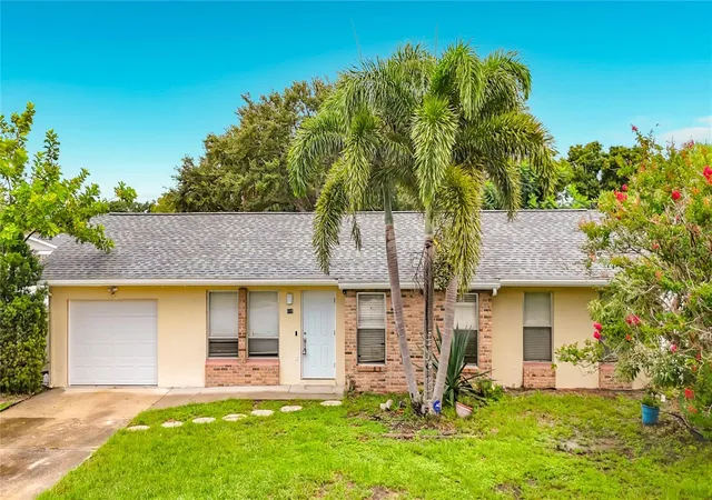 Photo 3 of Single family home for sale at 839 Southern Pine Ln, Sarasota, FL 34243 | MLS# TB8545454 | Listing updated on 2026-09-14