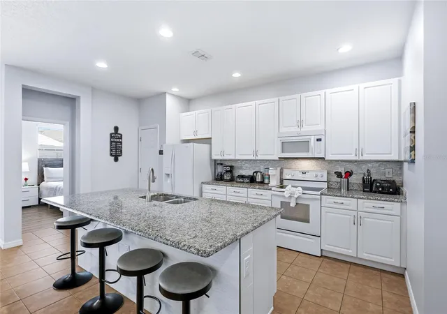 Photo 4 of Single family home for sale at 2275 Victoria Dr, Davenport, FL 33837 | MLS# S5156914 | Listing updated on 2026-09-25