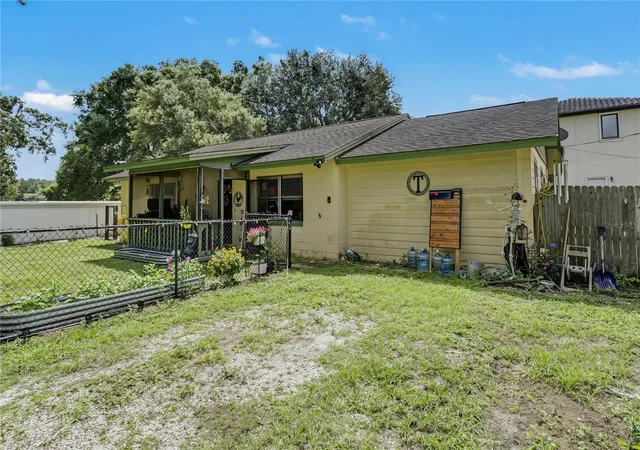 Photo 3 of Single family home for sale at 9764 Gotha Rd, Windermere, FL 34786 | MLS# O6439109 | Listing updated on 2026-09-14