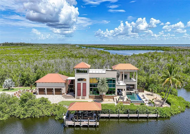 Photo 1 of Single family home for sale at 2755 Cussell Dr, Saint James City, FL 33956 | MLS# C7530353 | Listing updated on 2026-09-11