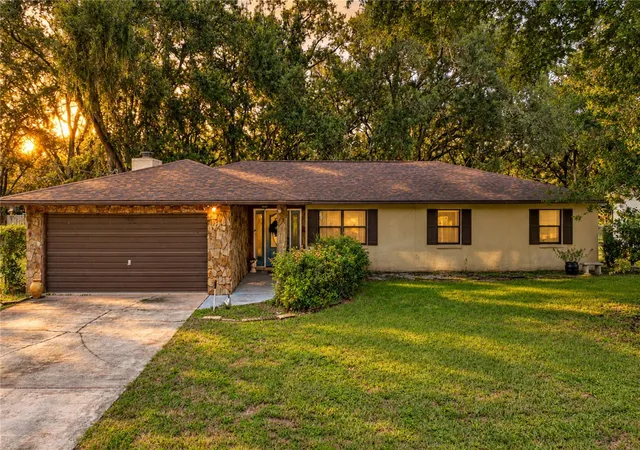 Single family home for sale at 124 N Pointe Dr, AUBURNDALE, FL 33823 | MLS# L4964830