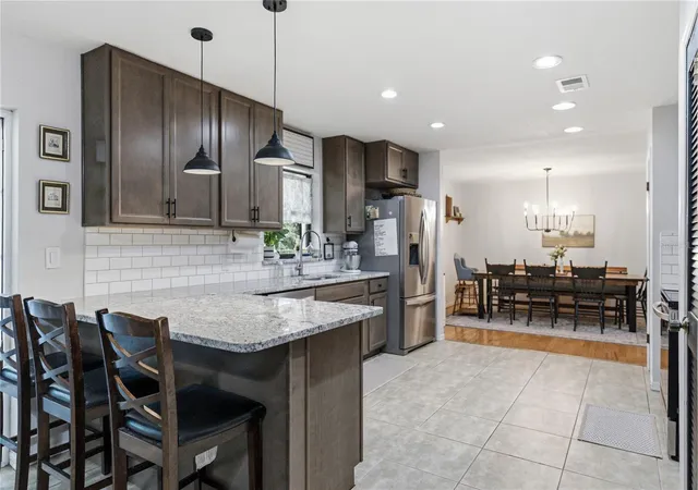 Photo 3 of Single family home for sale at 124 N Pointe Dr, Auburndale, FL 33823 | MLS# L4964830 | Listing updated on 2026-10-10