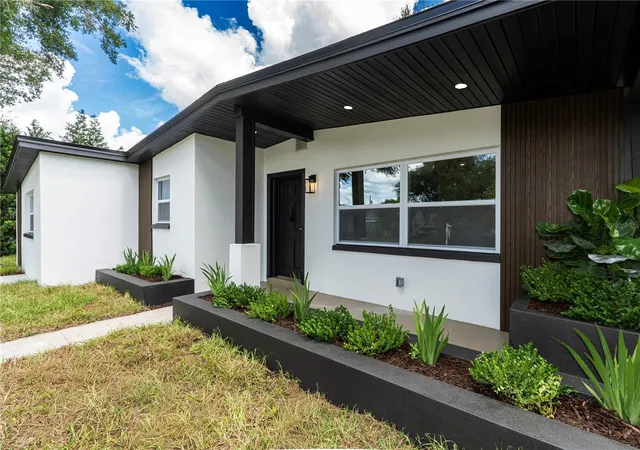 Photo 3 of Single family home for sale at 9805 N 54th Street, Temple Terrace, FL 33617 | MLS# TB8545553 | Listing updated on 2026-09-11