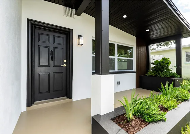 Photo 3 of Single family home for sale at 9805 N 54th Street, Temple Terrace, FL 33617 | MLS# TB8545553 | Listing updated on 2026-09-11