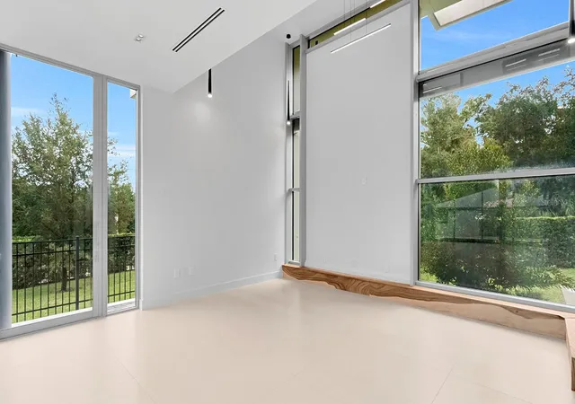 Photo 4 of Single family home for sale at 2661 Via Tuscany, Winter Park, FL 32789 | MLS# O6439181 | Listing updated on 2026-09-11