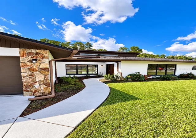Photo 3 of Single family home for sale at 4545 Debbie Ln, Lutz, FL 33559 | MLS# TB8545612 | Listing updated on 2026-10-06