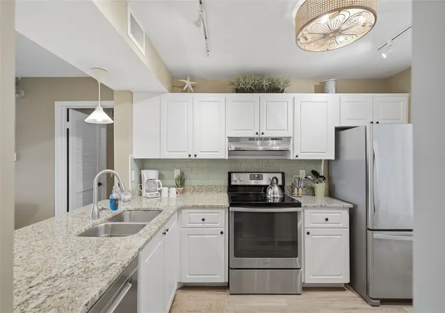 Photo 3 of Condo for sale at 6104 Palma Del Mar Blvd S #112, Saint Petersburg, FL 33715 | MLS# TB8545640 | Listing updated on 2026-09-21