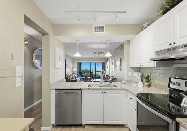 Photo 3 of Condo for sale at 6104 Palma Del Mar Blvd S #112, Saint Petersburg, FL 33715 | MLS# TB8545640 | Listing updated on 2026-09-21