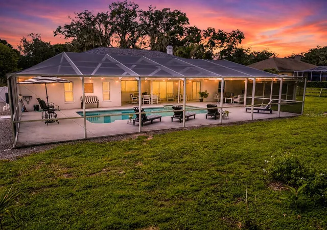 Photo 2 of Single family home for sale at 4712 Dover Cliff Ct, Dover, FL 33527 | MLS# TB8545649 | Listing updated on 2026-10-09