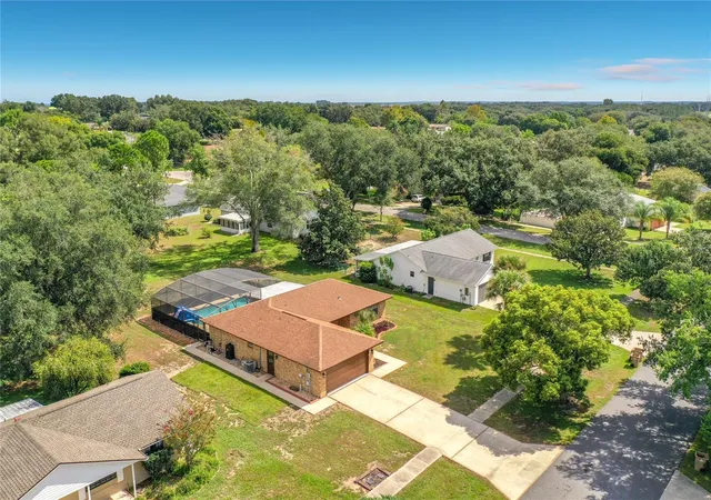 Photo 4 of Single family home for sale at 12505 Wedgefield Dr, Grand Island, FL 32735 | MLS# O6439260 | Listing updated on 2026-09-13