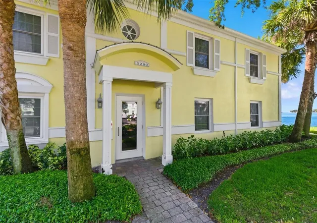 Photo 2 of Condo for sale at 5280 Coquina Key Dr Se #A, Saint Petersburg, FL 33705 | MLS# TB8545691 | Listing updated on 2026-10-12