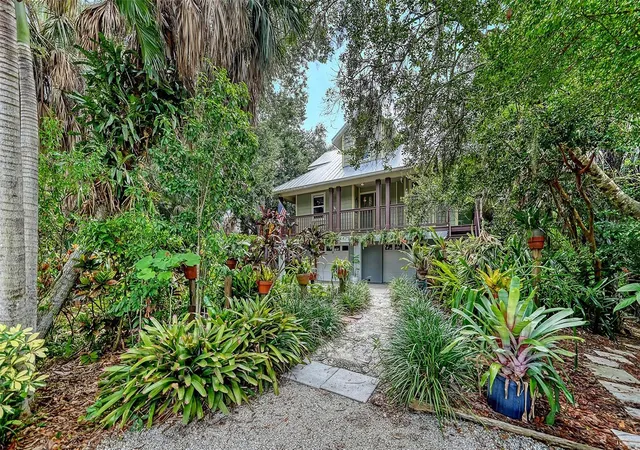 Photo 3 of Single family home for sale at 2046 Cordes St, Osprey, FL 34229 | MLS# A4705136 | Listing updated on 2026-10-09