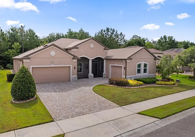 Photo 1 of Single family home for sale at 8348 Bridgeport Bay Cir, Mount Dora, FL 32757 | MLS# O6439313 | Listing updated on 2026-09-30