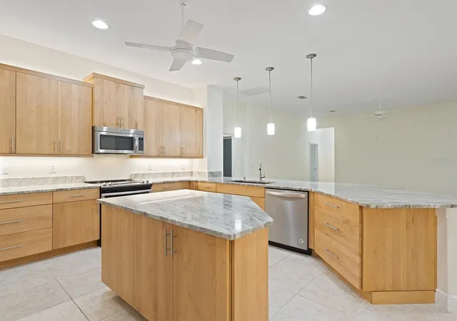Photo 3 of Single family home for sale at 8348 Bridgeport Bay Cir, Mount Dora, FL 32757 | MLS# O6439313 | Listing updated on 2026-09-30