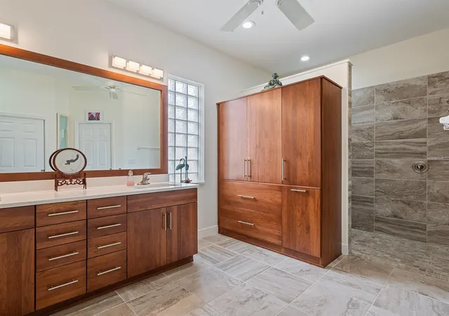 Photo 3 of Single family home for sale at 8348 Bridgeport Bay Cir, Mount Dora, FL 32757 | MLS# O6439313 | Listing updated on 2026-09-30