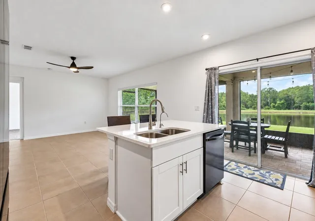 Photo 3 of Single family home for sale at 4250 Southern Vista Loop, Saint Cloud, FL 34772 | MLS# O6439327 | Listing updated on 2026-09-14