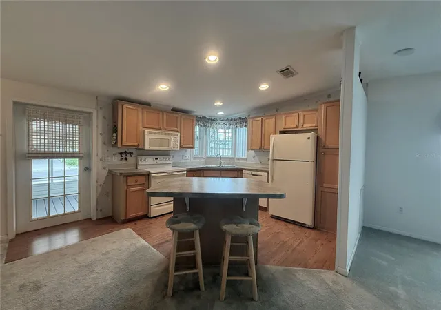 Photo 4 of Manufactured home for sale at 225 S Port Royal Ln, Apollo Beach, FL 33572 | MLS# TB8545755 | Listing updated on 2026-09-11