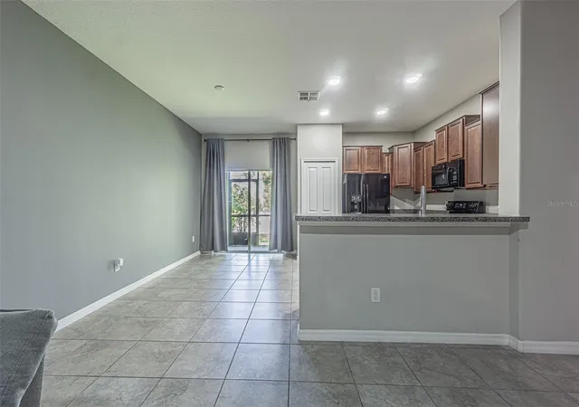Listing Photo 5 - Condo for sale in building located at 12923 Dream Catcher Wy, RIVERVIEW, FL 33579 - Unit #1