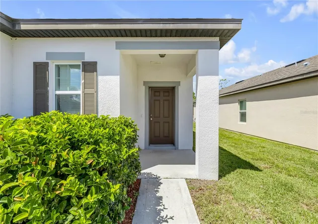 Photo 2 of Single family home for sale at 3006 Neverland Dr, New Smyrna Beach, FL 32168 | MLS# V4951139 | Listing updated on 2026-09-11
