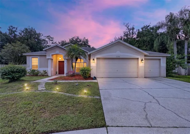 Photo 1 of Single family home for sale at 22240 Willow Lakes Dr, Lutz, FL 33549 | MLS# TB8545828 | Listing updated on 2026-10-08
