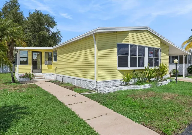 Photo 2 of Sale Pending at 5707 45th Street E #190, Bradenton, FL 34203 | MLS# O6439380 | Listing updated on 2026-10-01