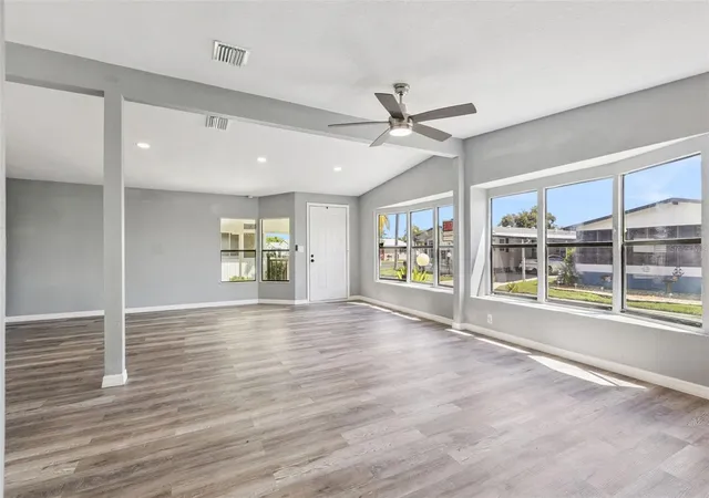Photo 4 of Sale Pending at 5707 45th Street E #190, Bradenton, FL 34203 | MLS# O6439380 | Listing updated on 2026-10-01