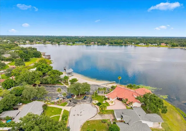Photo 3 of Single family home for sale at 11609 Carrollwood Dr, Tampa, FL 33618 | MLS# TB8545837 | Listing updated on 2026-10-13