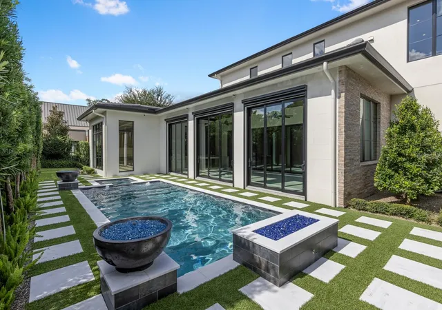 Photo 4 of Single family home for sale at 698 N New York Ave, Winter Park, FL 32789 | MLS# O6439388 | Listing updated on 2026-09-28