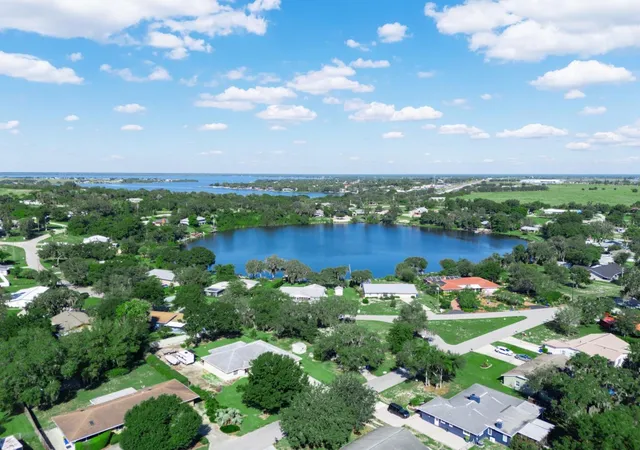 Photo 3 of Single family home for sale at 619 Lake Blue Dr, Lake Placid, FL 33852 | MLS# TB8545864 | Listing updated on 2026-09-26