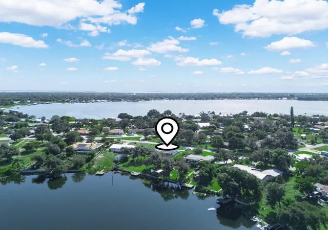 Photo 3 of Single family home for sale at 619 Lake Blue Dr, Lake Placid, FL 33852 | MLS# TB8545864 | Listing updated on 2026-09-26