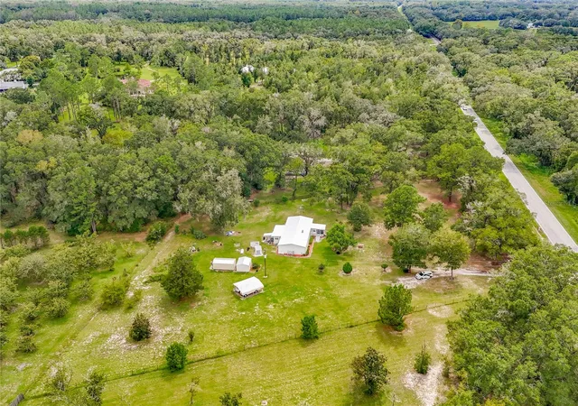 Photo 3 of Manufactured home for sale at 8313 Nw County Rd 235, Alachua, FL 32615 | MLS# TB8545874 | Listing updated on 2026-09-18