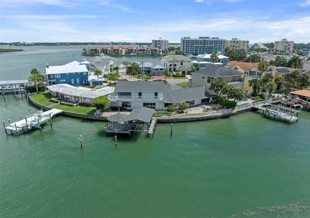 Photo 4 of Single family home for sale at 290 Bayside Dr, Clearwater Beach, FL 33767 | MLS# TB8545884 | Listing updated on 2026-09-21