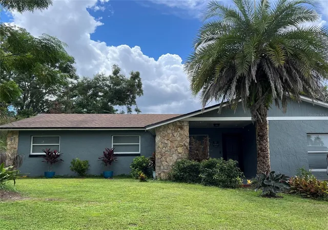 Photo 2 of Single family home for sale at 428 Longwood Cir, Longwood, FL 32750 | MLS# FC321243 | Listing updated on 2026-10-01