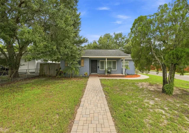 Photo 1 of Single family home for sale at 2001 E Hanna Ave, Tampa, FL 33610 | MLS# TB8545979 | Listing updated on 2026-10-08