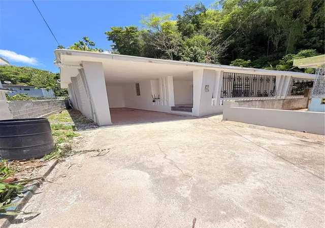 Photo 2 of Sale Pending at 77 Tulipán Pámpanos, Vega Alta, PR 00692 | MLS# PR9123979 | Listing updated on 2026-09-28