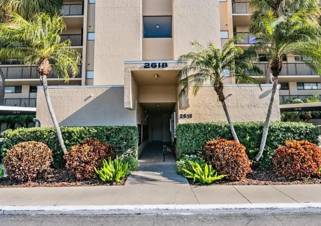 Listing Photo 3 - Condo for sale in building located at 2618 Cvs Cay Dr, Clearwater, FL 33760 - Unit #108