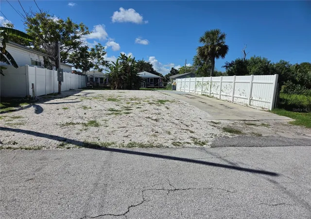 Photo 1 of Land for sale at 6814 Puffin Ln, Hudson, FL 34667 | MLS# W7889260 | Listing updated on 2026-09-14
