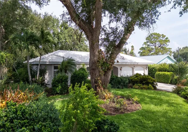 Photo 2 of Single family home for sale at 912 Dawn St, Venice, FL 34285 | MLS# N6145649 | Listing updated on 2026-10-16