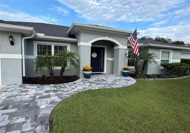 Photo 2 of Single family home for sale at 4 Lincoln Pl, Palm Coast, FL 32137 | MLS# FC321256 | Listing updated on 2026-09-28