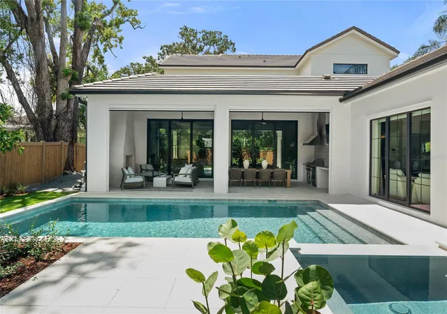 Photo 4 of Sale Pending at 1135 W Harvard St, Orlando, FL 32804 | MLS# O6439711 | Listing updated on 2026-09-15
