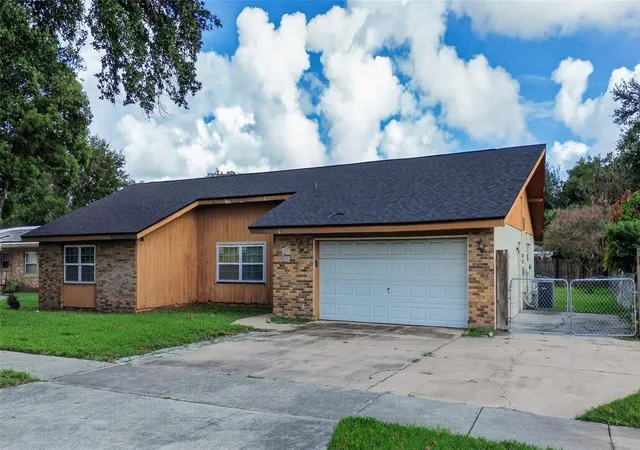 Photo 3 of Sale Pending at 5283 Hoperita St, Orlando, FL 32812 | MLS# O6439731 | Listing updated on 2026-10-28