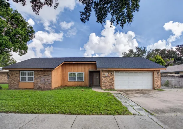 Photo 4 of Sale Pending at 5283 Hoperita St, Orlando, FL 32812 | MLS# O6439731 | Listing updated on 2026-10-28