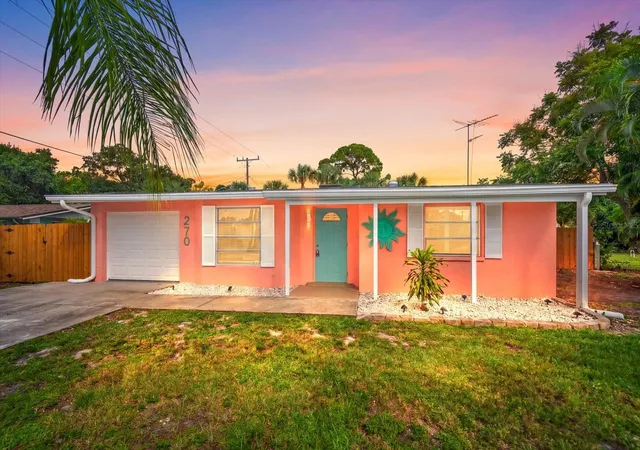 Photo 1 of Single family home for sale at 270 W Seminole Dr, Venice, FL 34293 | MLS# A4705293 | Listing updated on 2026-09-15
