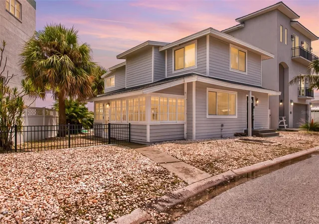 Photo 1 of Single family home for sale at 300 Bay Plz, Treasure Island, FL 33706 | MLS# TB8546213 | Listing updated on 2026-09-14