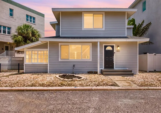 Photo 3 of Single family home for sale at 300 Bay Plz, Treasure Island, FL 33706 | MLS# TB8546213 | Listing updated on 2026-09-14